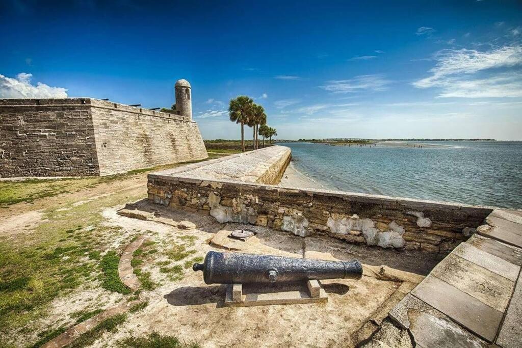 Cozy Quiet St Augustine Private Condo - 2Bed, 1 Bath, Sleeps 6, Steps To Historic St Augustine Center & All Tourist Attractions, Restaurants, Cafes, Backyard, Porch St. Augustine Dış mekan fotoğraf