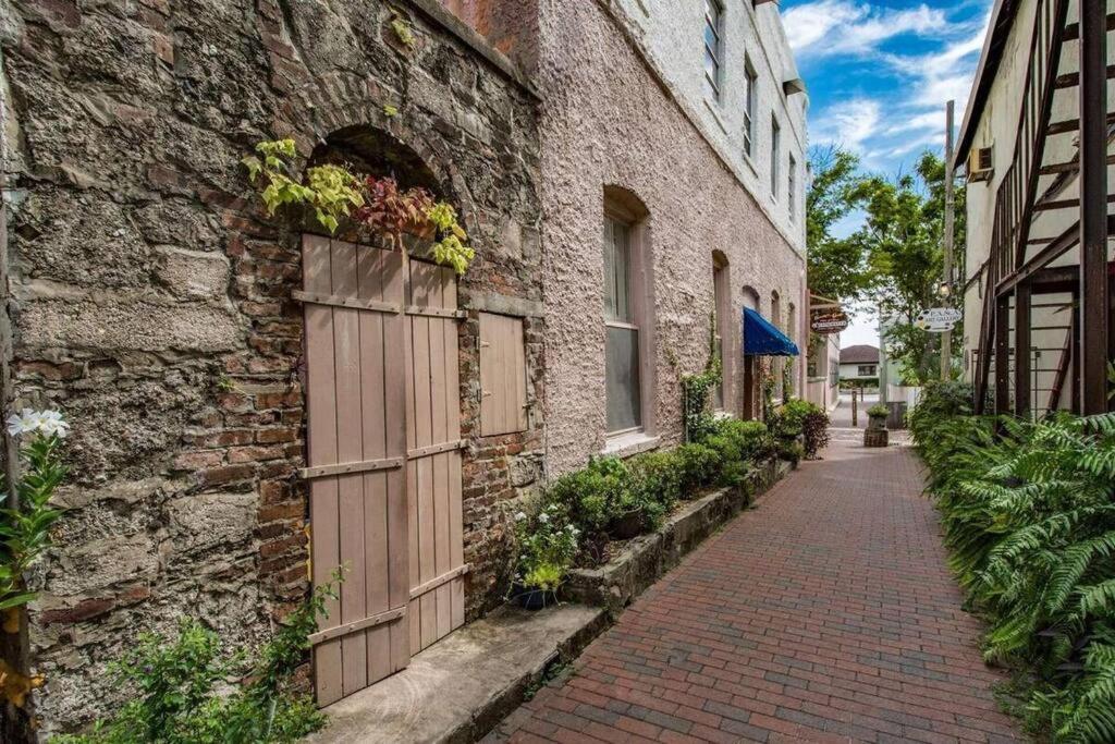 Cozy Quiet St Augustine Private Condo - 2Bed, 1 Bath, Sleeps 6, Steps To Historic St Augustine Center & All Tourist Attractions, Restaurants, Cafes, Backyard, Porch St. Augustine Dış mekan fotoğraf