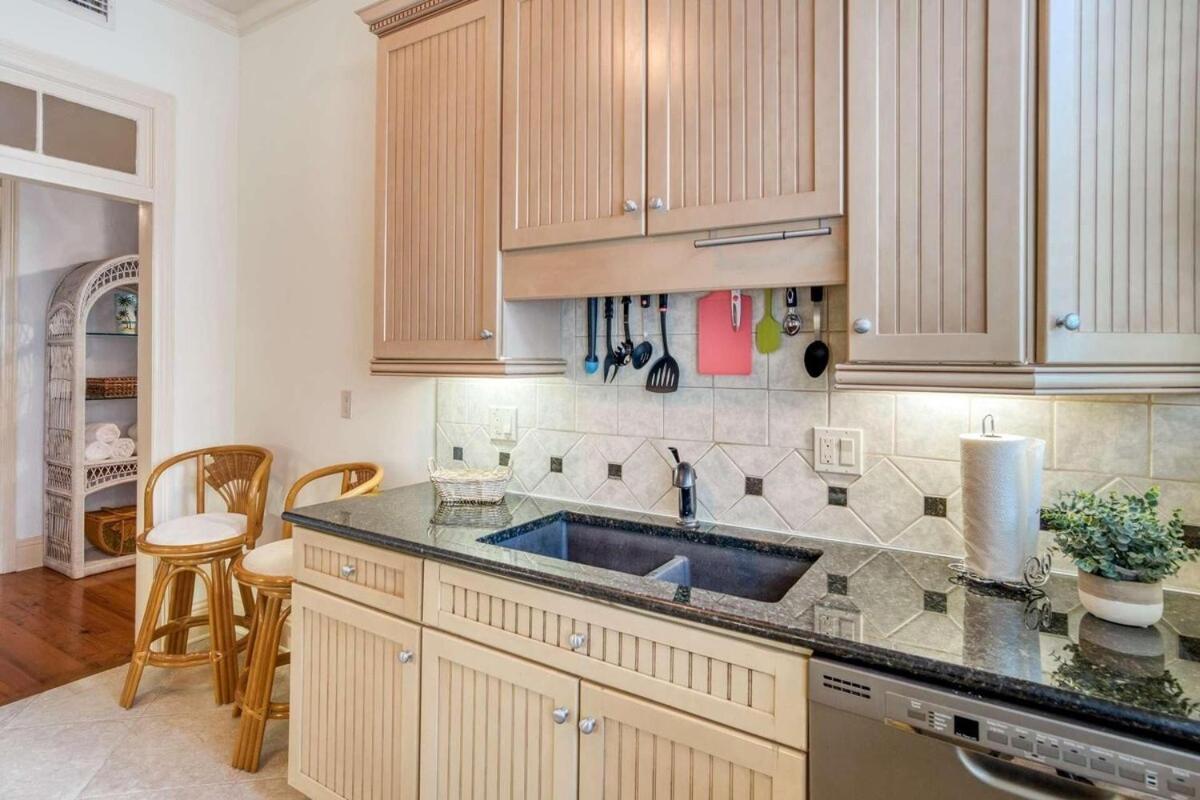 Cozy Quiet St Augustine Private Condo - 2Bed, 1 Bath, Sleeps 6, Steps To Historic St Augustine Center & All Tourist Attractions, Restaurants, Cafes, Backyard, Porch St. Augustine Dış mekan fotoğraf